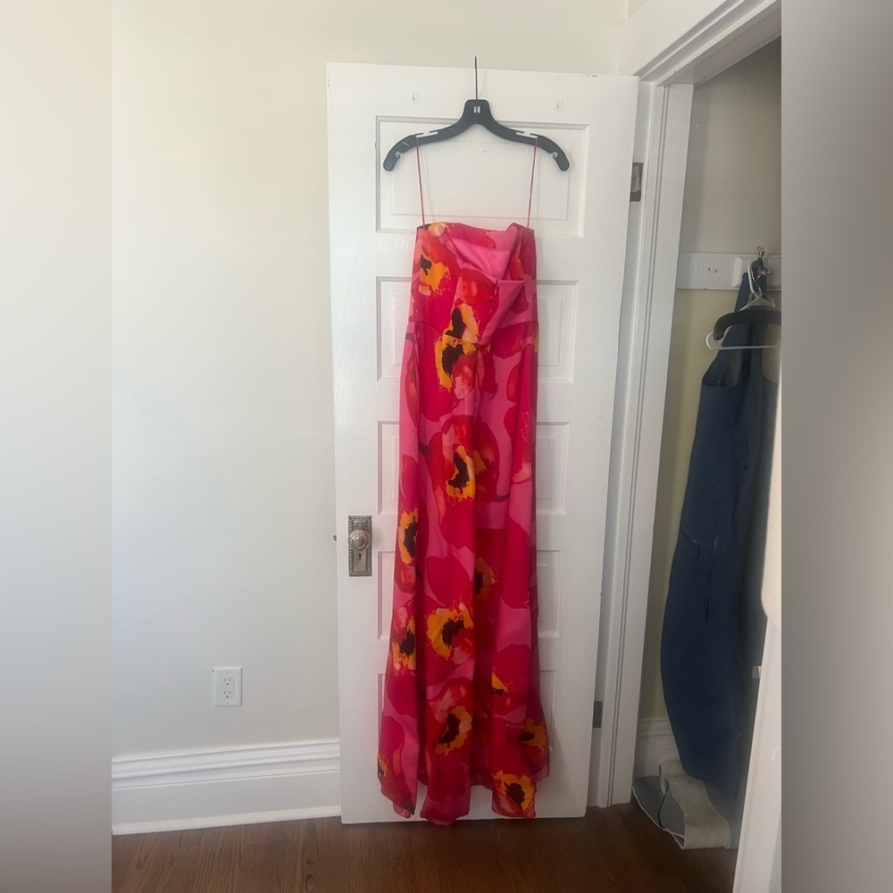 Carolina Herrera Floral Silk Gown - Never Worn! - Picture 2 of 8